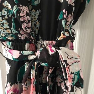 Excellent condition short sleeve dress.